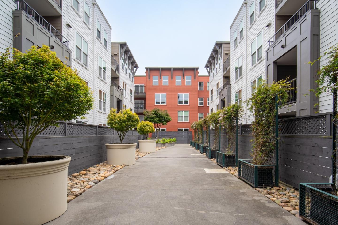 8200 Oceanview Terrace 412