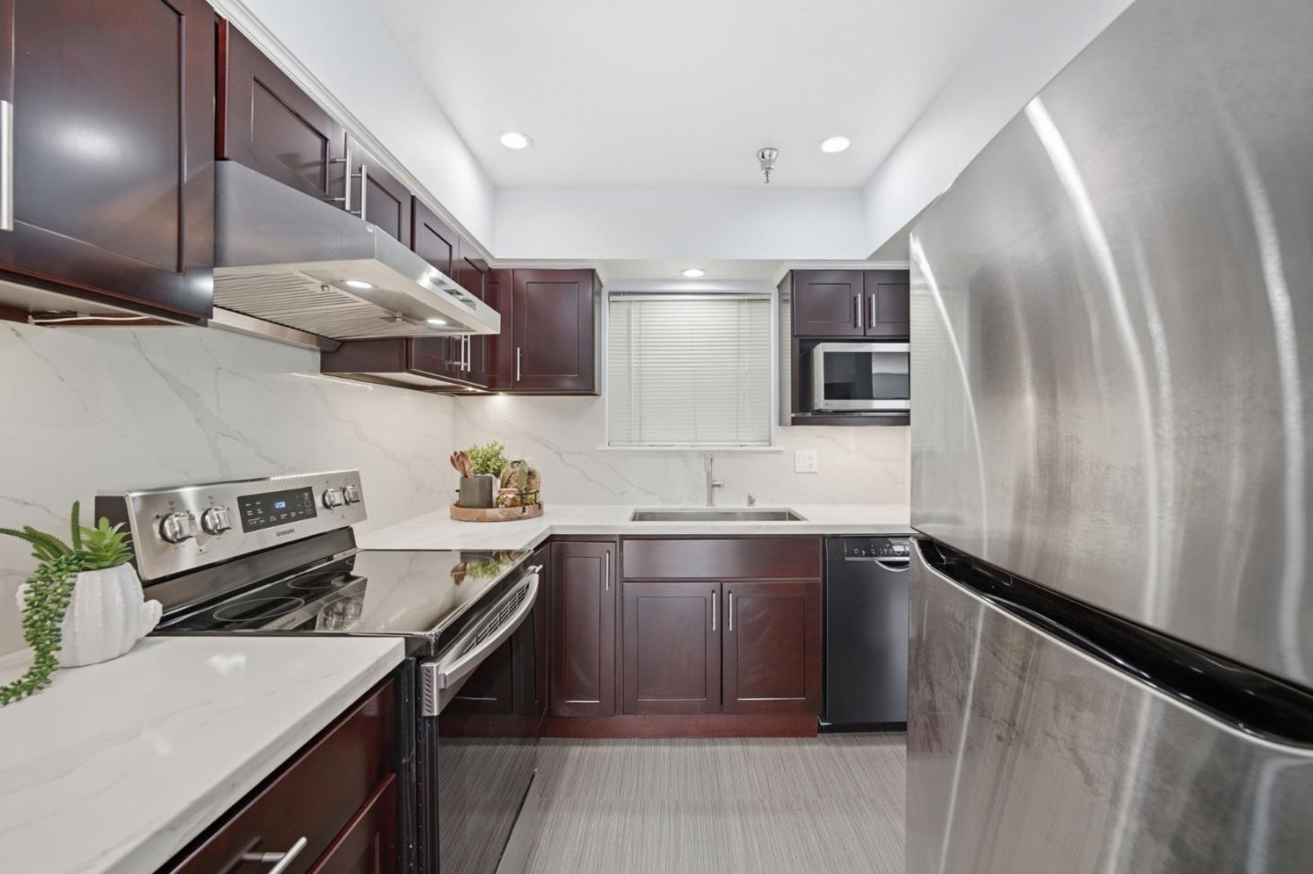 711 South Bayshore Boulevard 6