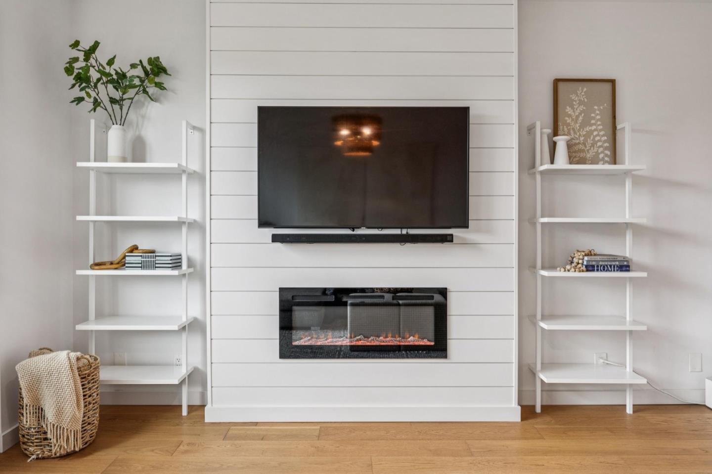 1515 Arc Way 105