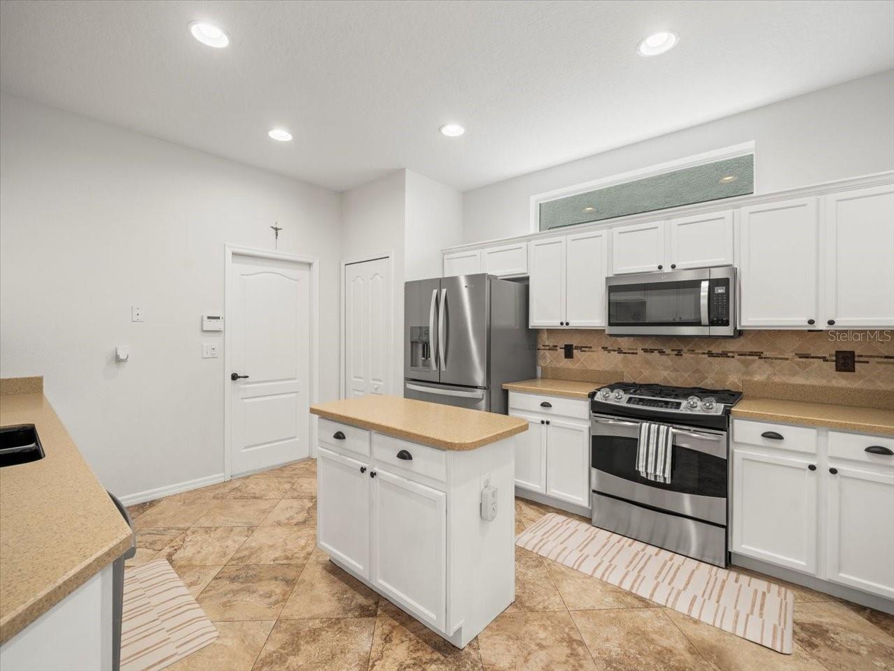 10706 SIERRA VISTA PL