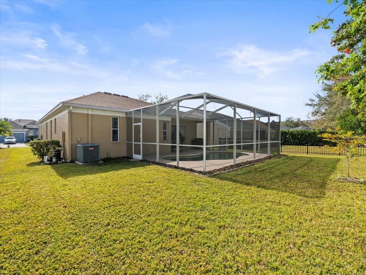 5537 TERRAIN DE GOLF DR