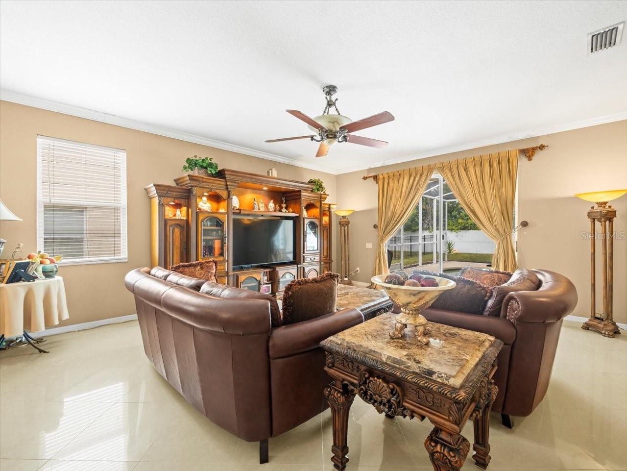 5537 TERRAIN DE GOLF DR