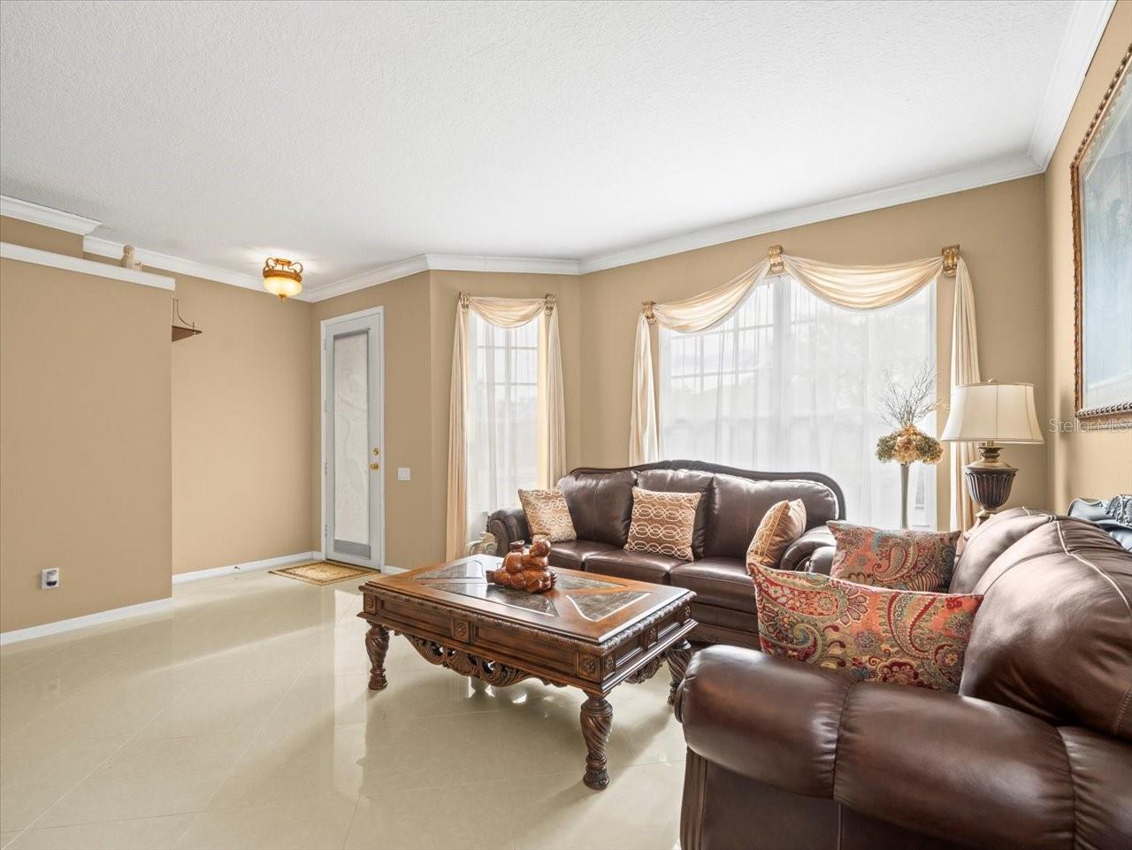 5537 TERRAIN DE GOLF DR
