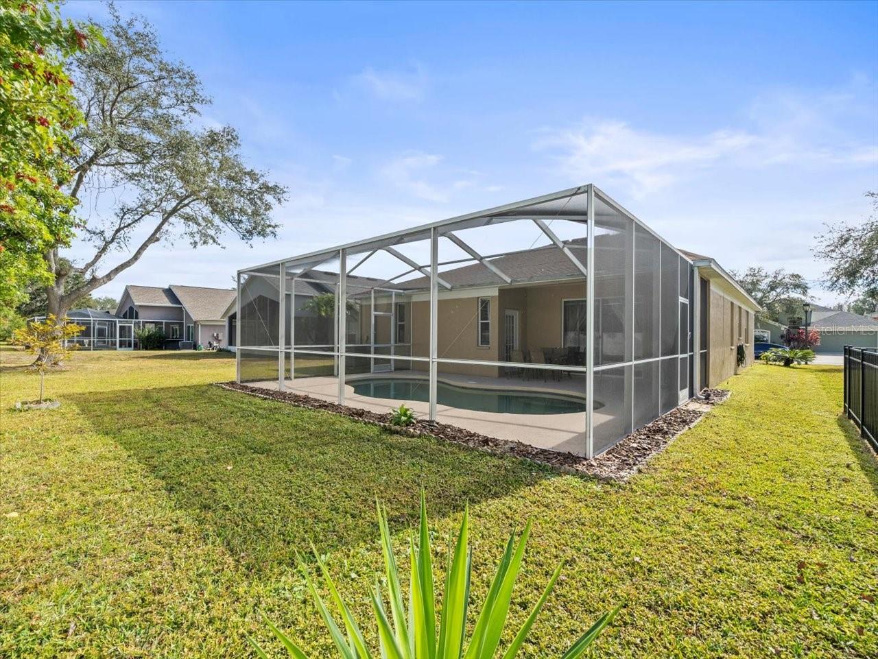 5537 TERRAIN DE GOLF DR
