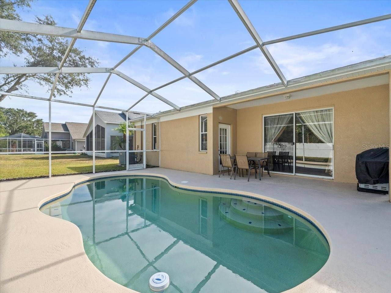 5537 TERRAIN DE GOLF DR