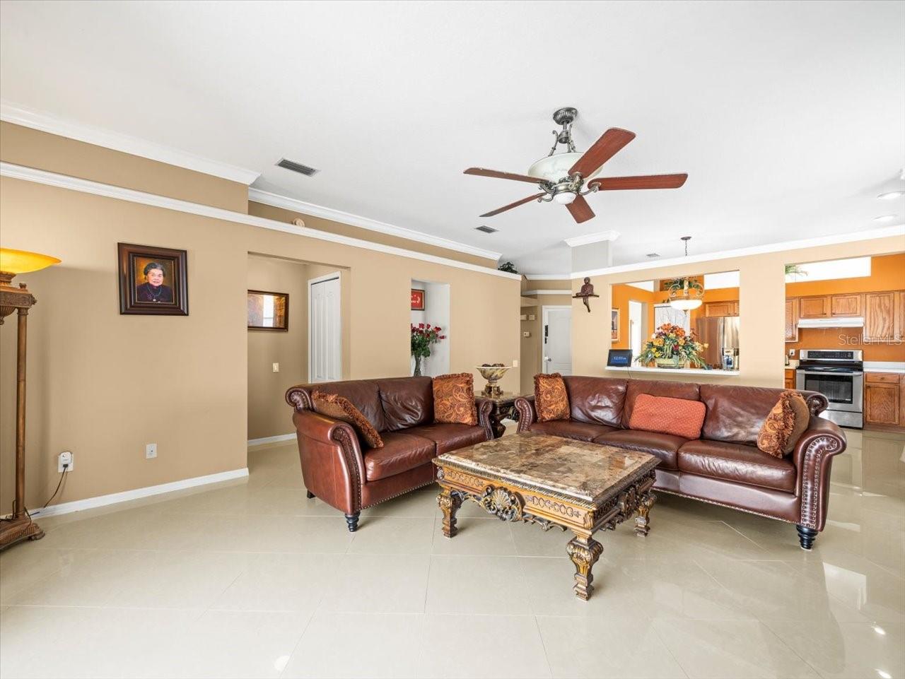 5537 TERRAIN DE GOLF DR