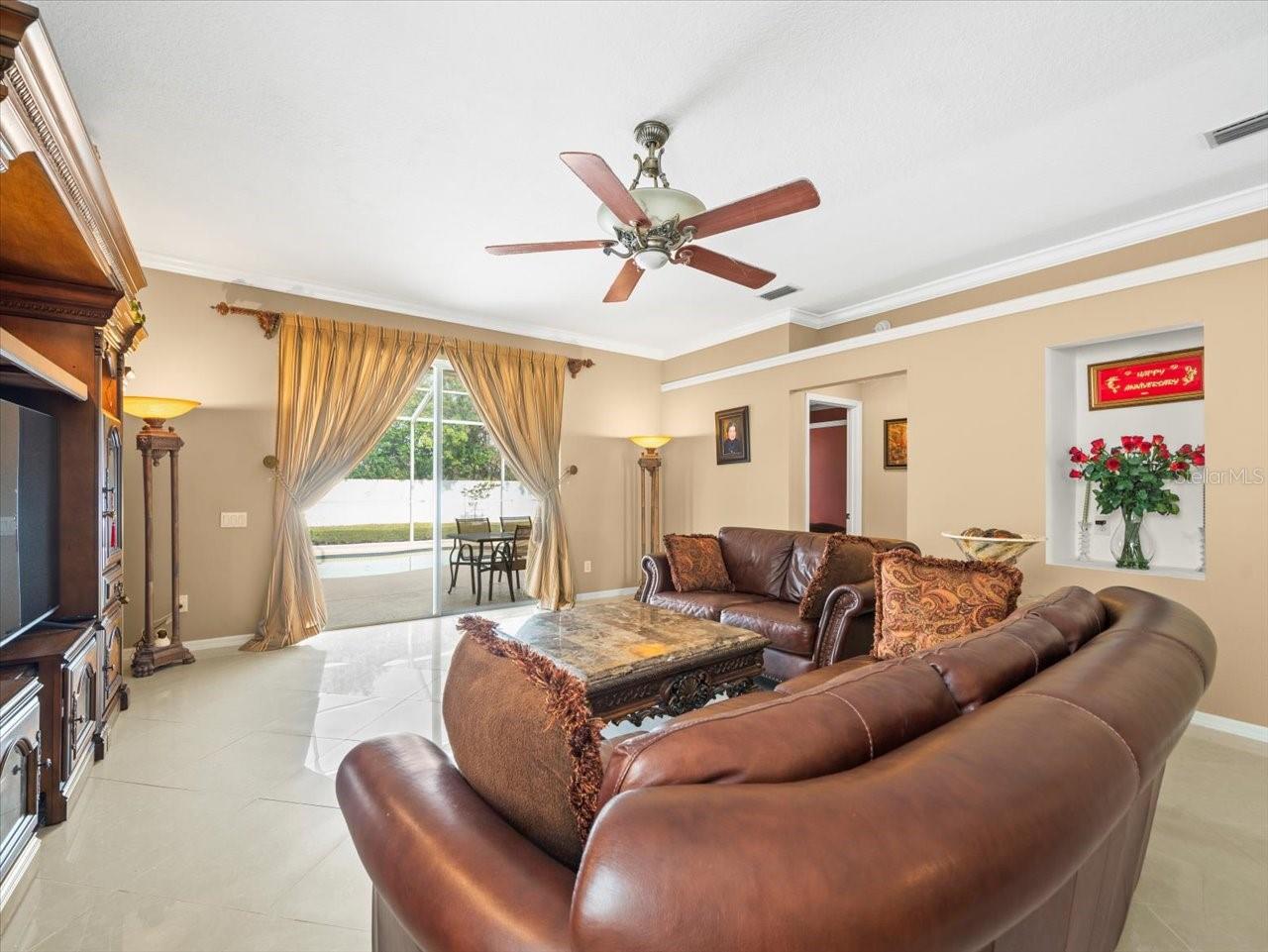 5537 TERRAIN DE GOLF DR
