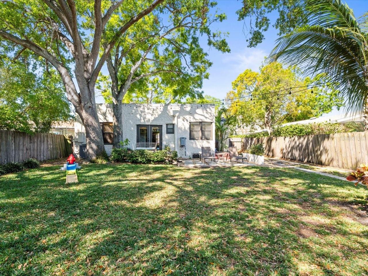 208 S BUNGALOW PARK AVE