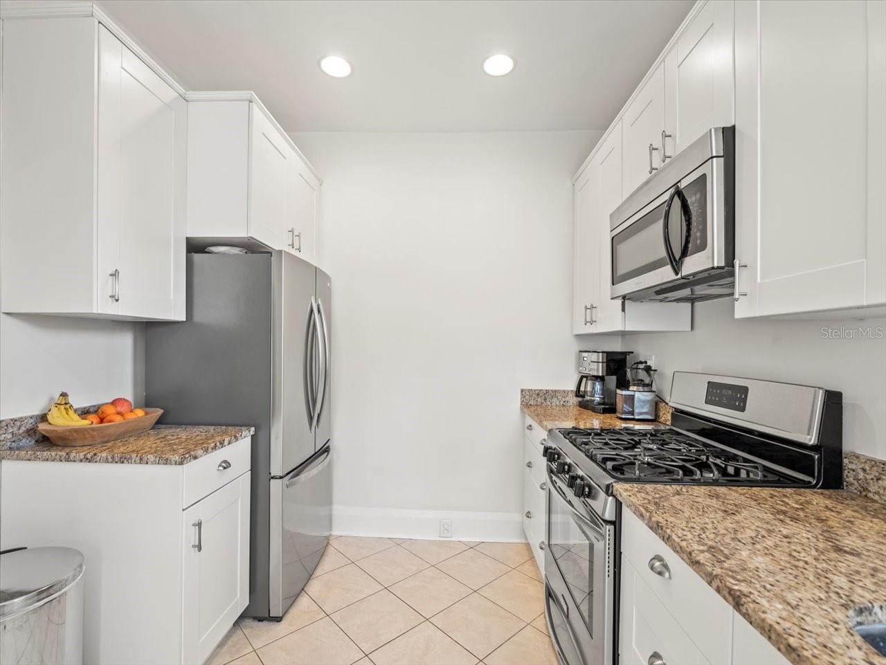 208 S BUNGALOW PARK AVE