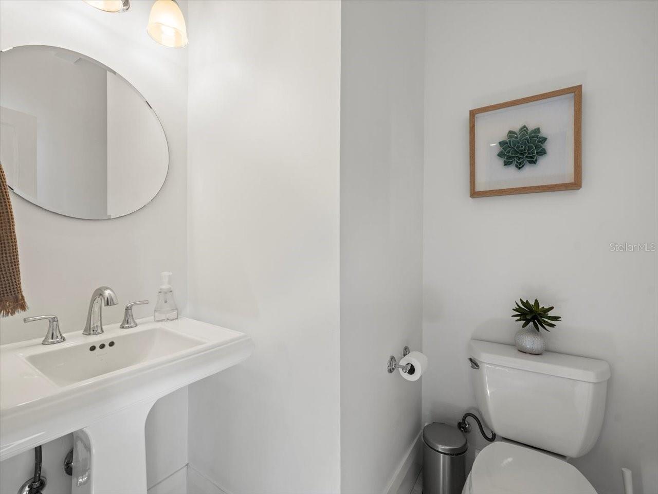 208 S BUNGALOW PARK AVE