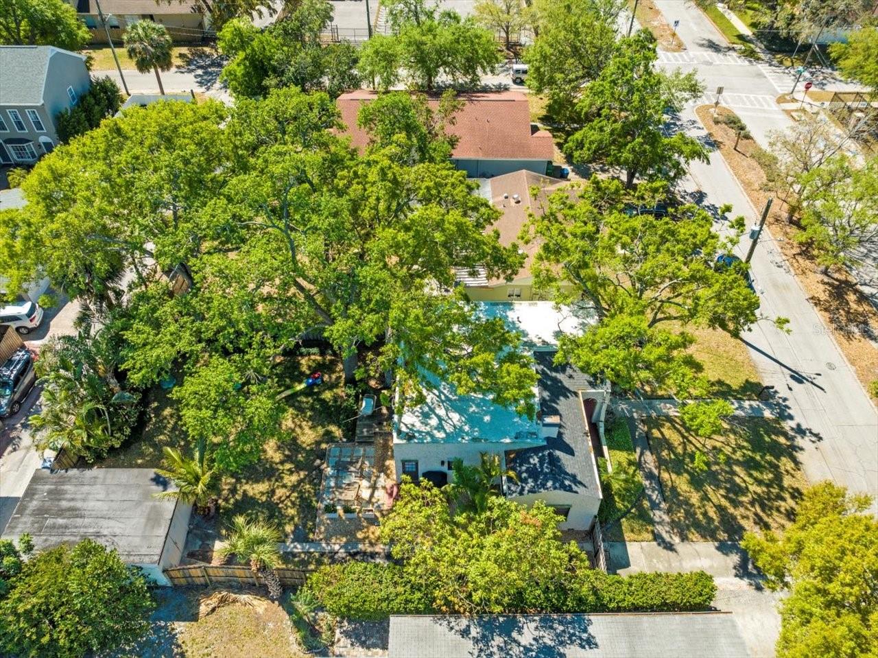 208 S BUNGALOW PARK AVE