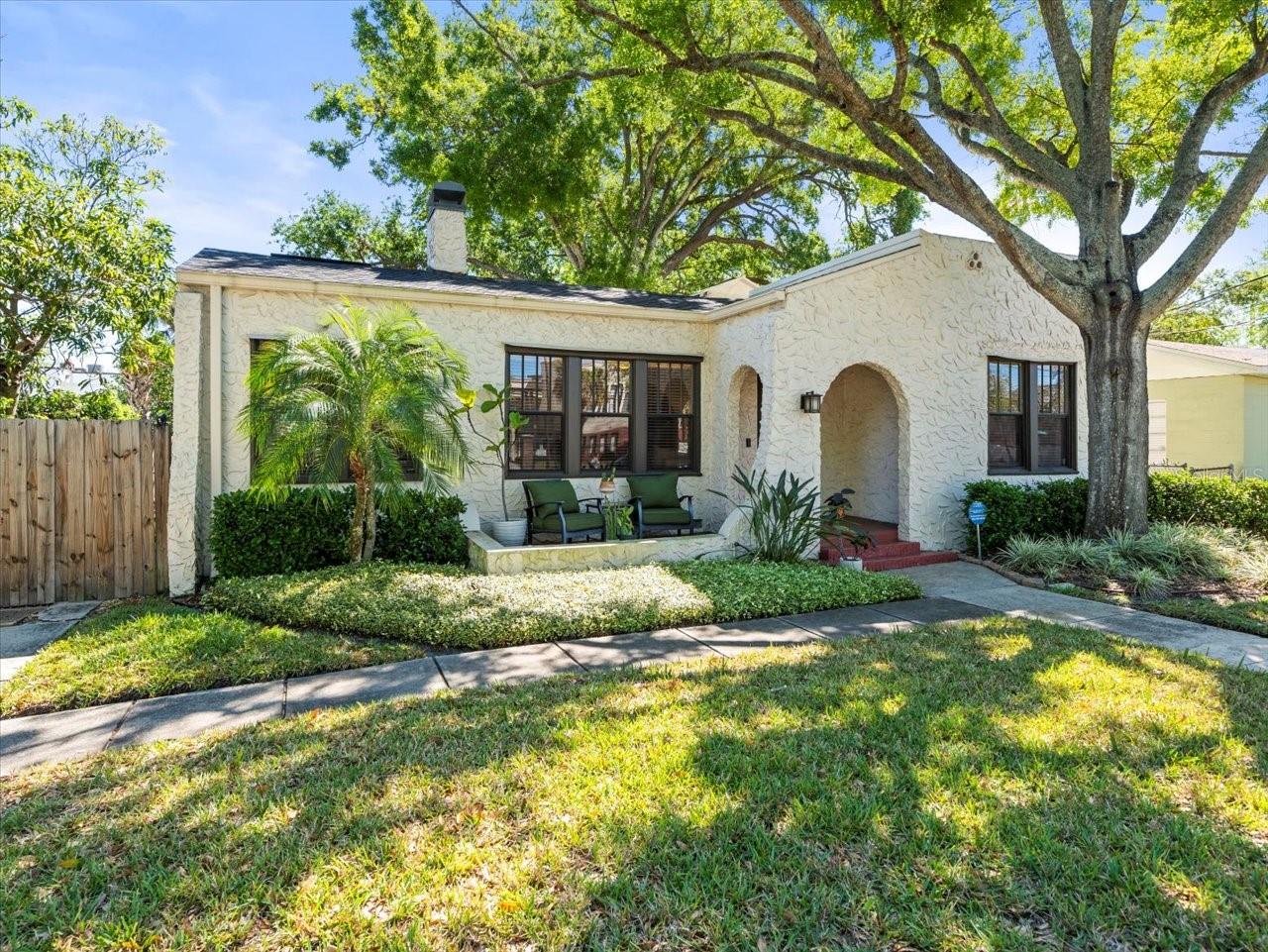 208 S BUNGALOW PARK AVE