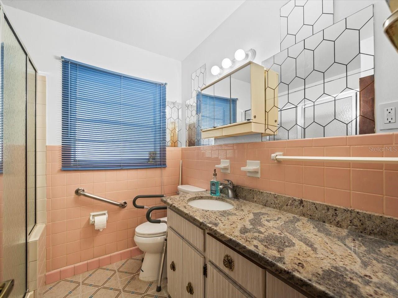 4509 N SAINT VINCENT ST