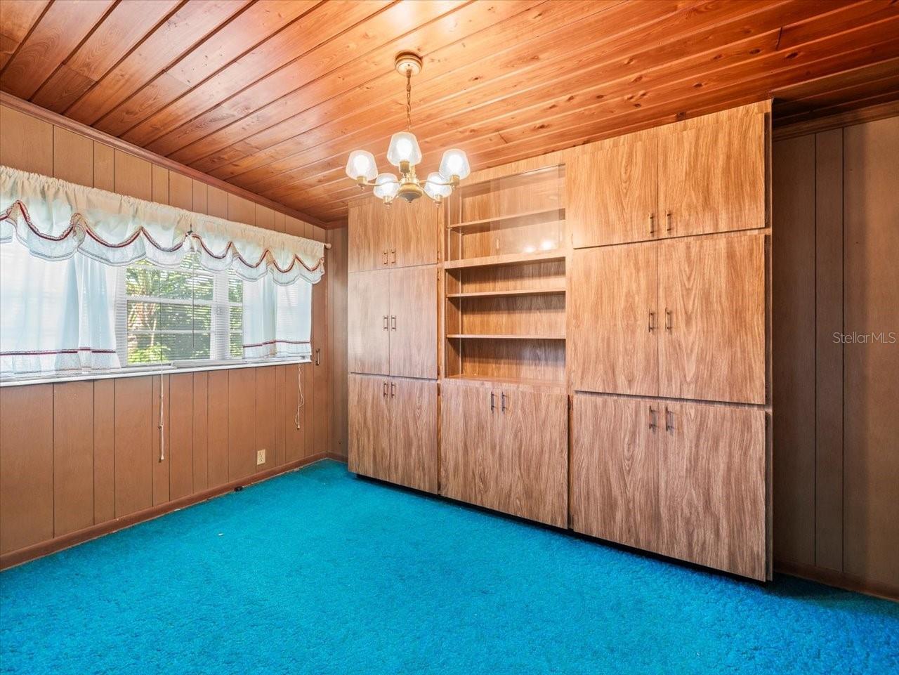 4509 N SAINT VINCENT ST