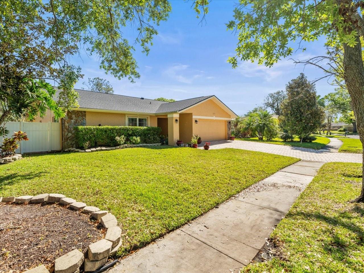 5117 BRYNN MAWR DR