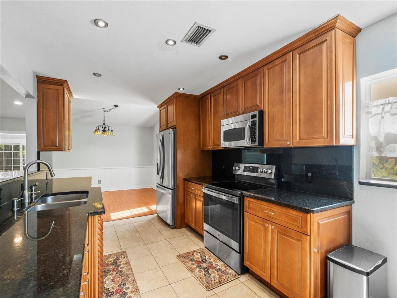 5117 BRYNN MAWR DR