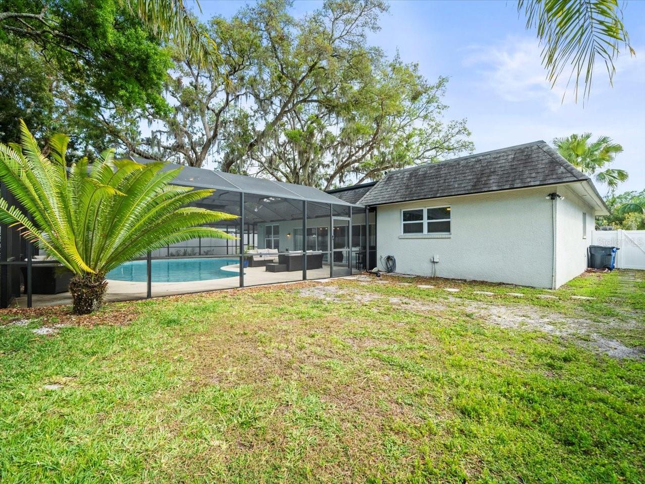 3103 ARECA CIR