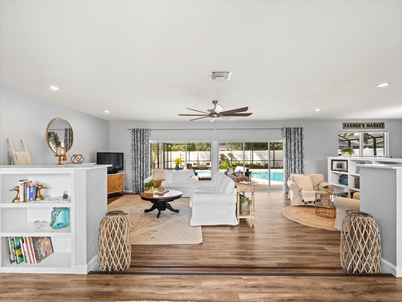 3103 ARECA CIR