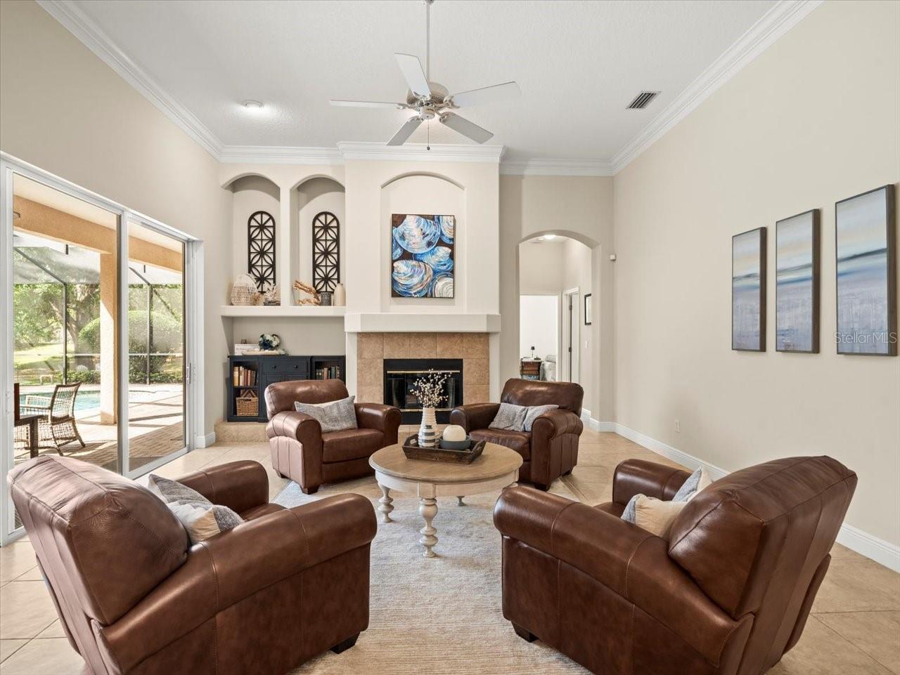 428 PINE BLUFF DR