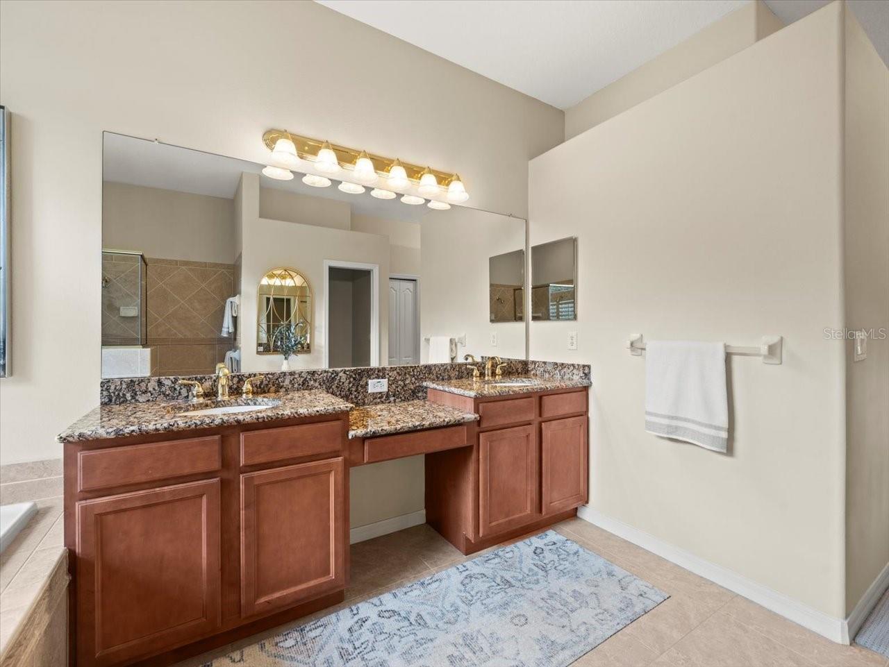 428 PINE BLUFF DR