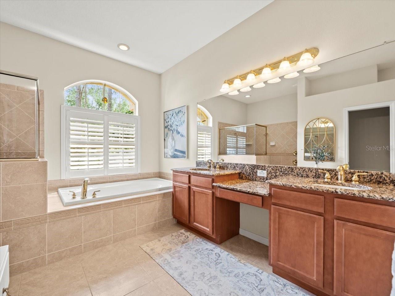 428 PINE BLUFF DR