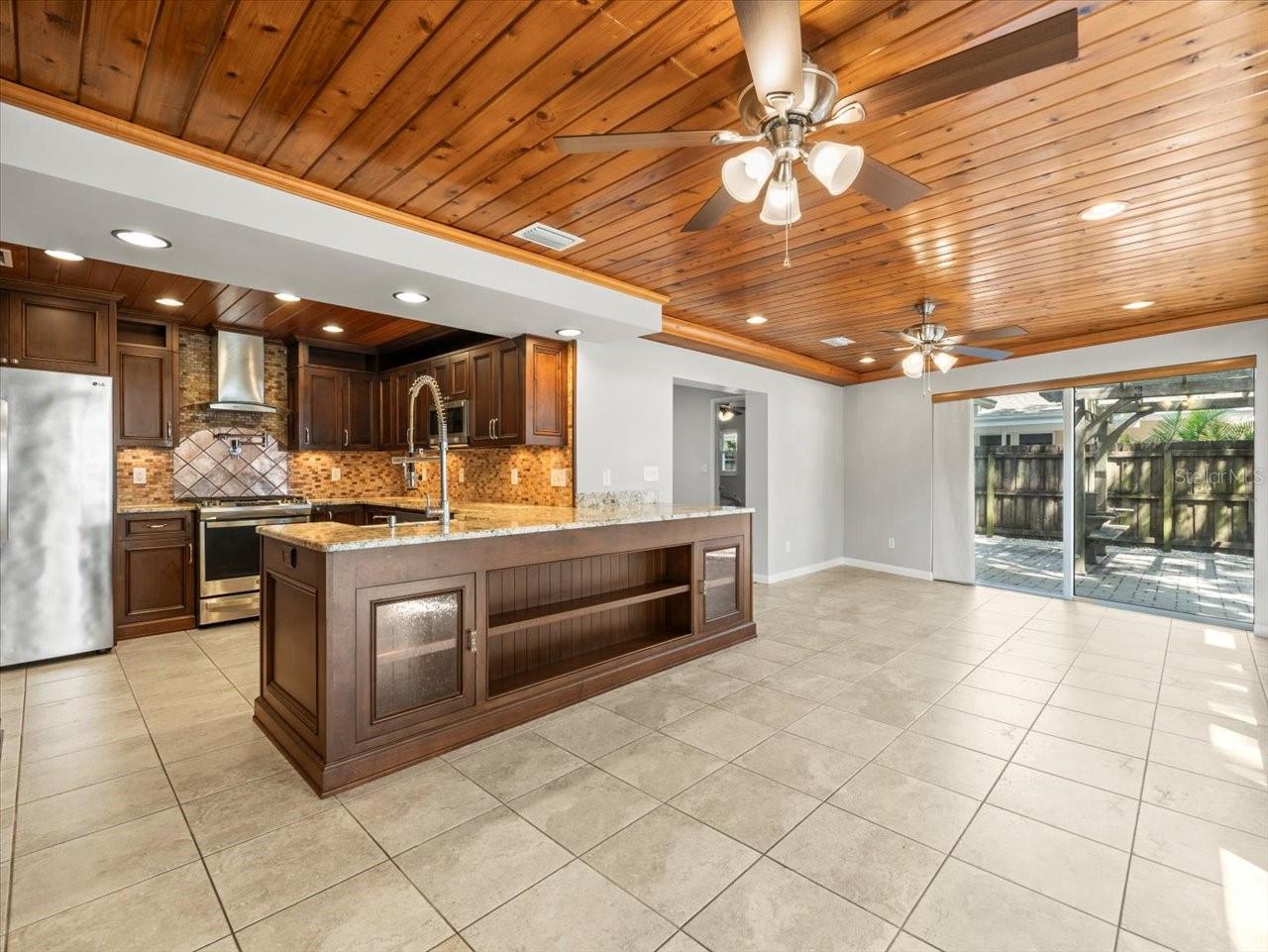 13556 LAKE MAGDALENE DR