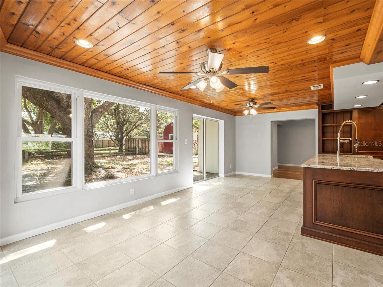 13556 LAKE MAGDALENE DR
