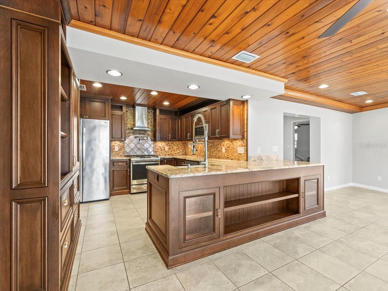 13556 LAKE MAGDALENE DR