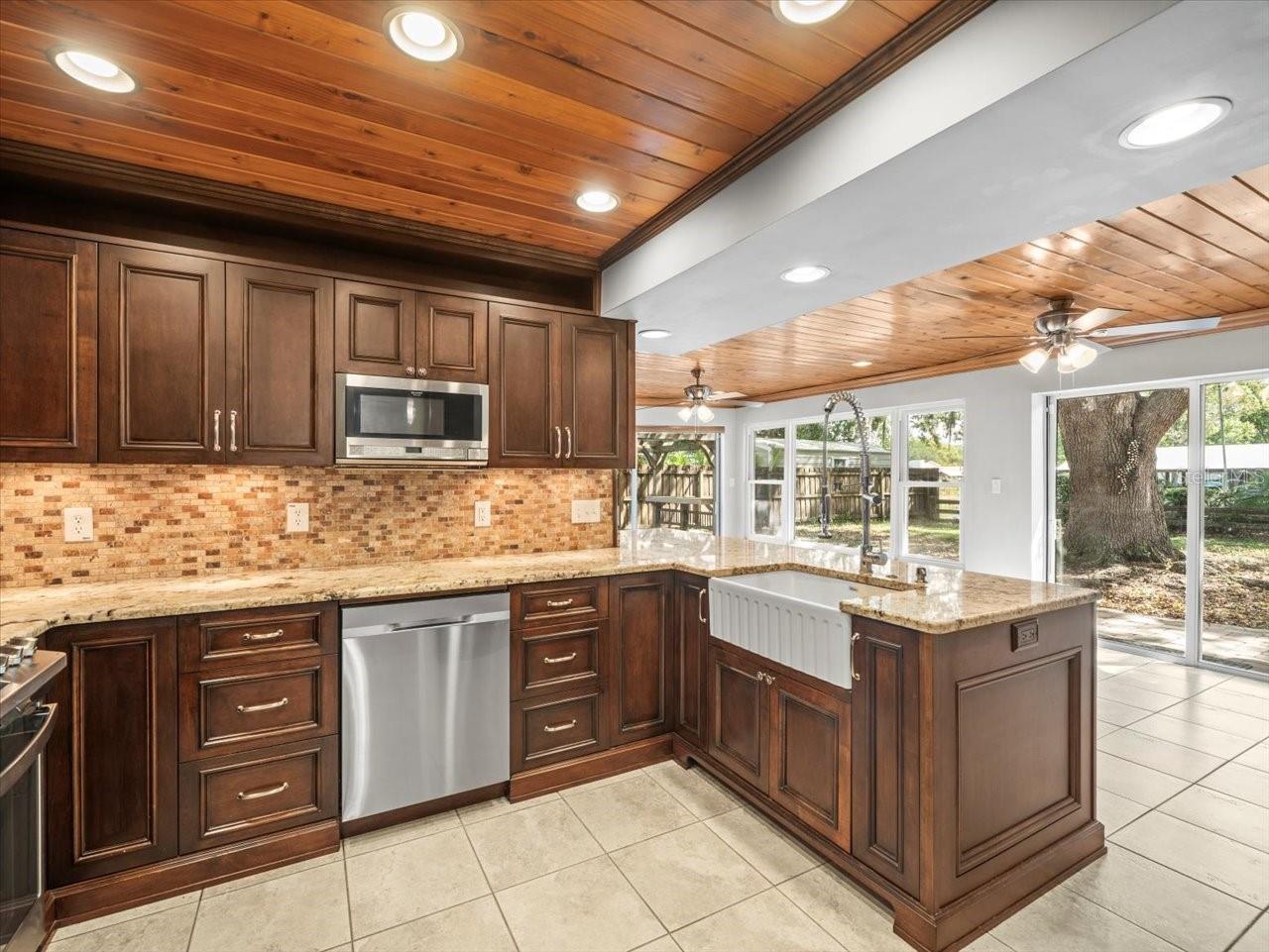 13556 LAKE MAGDALENE DR