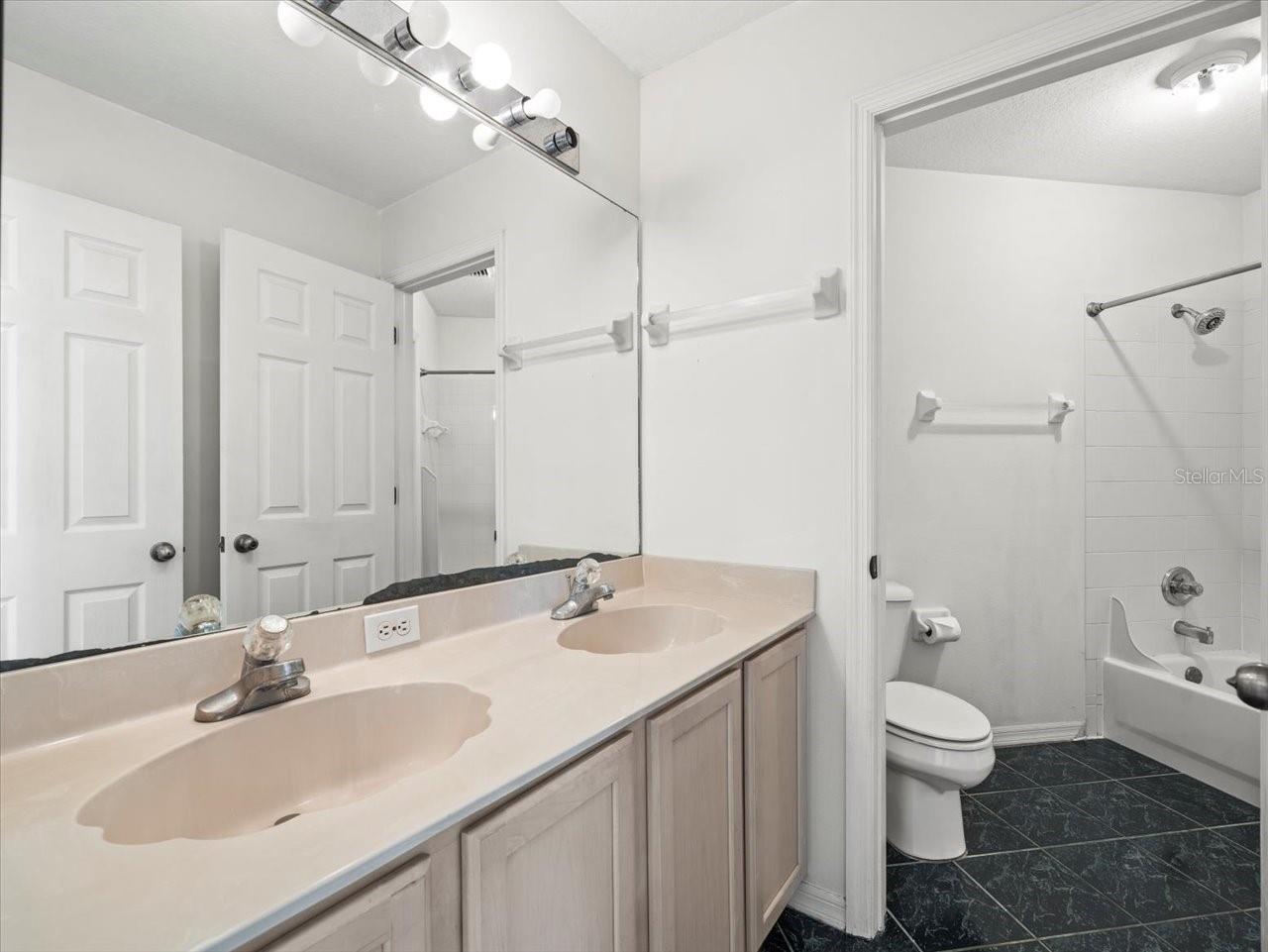 9701 HIDDEN COVE CT