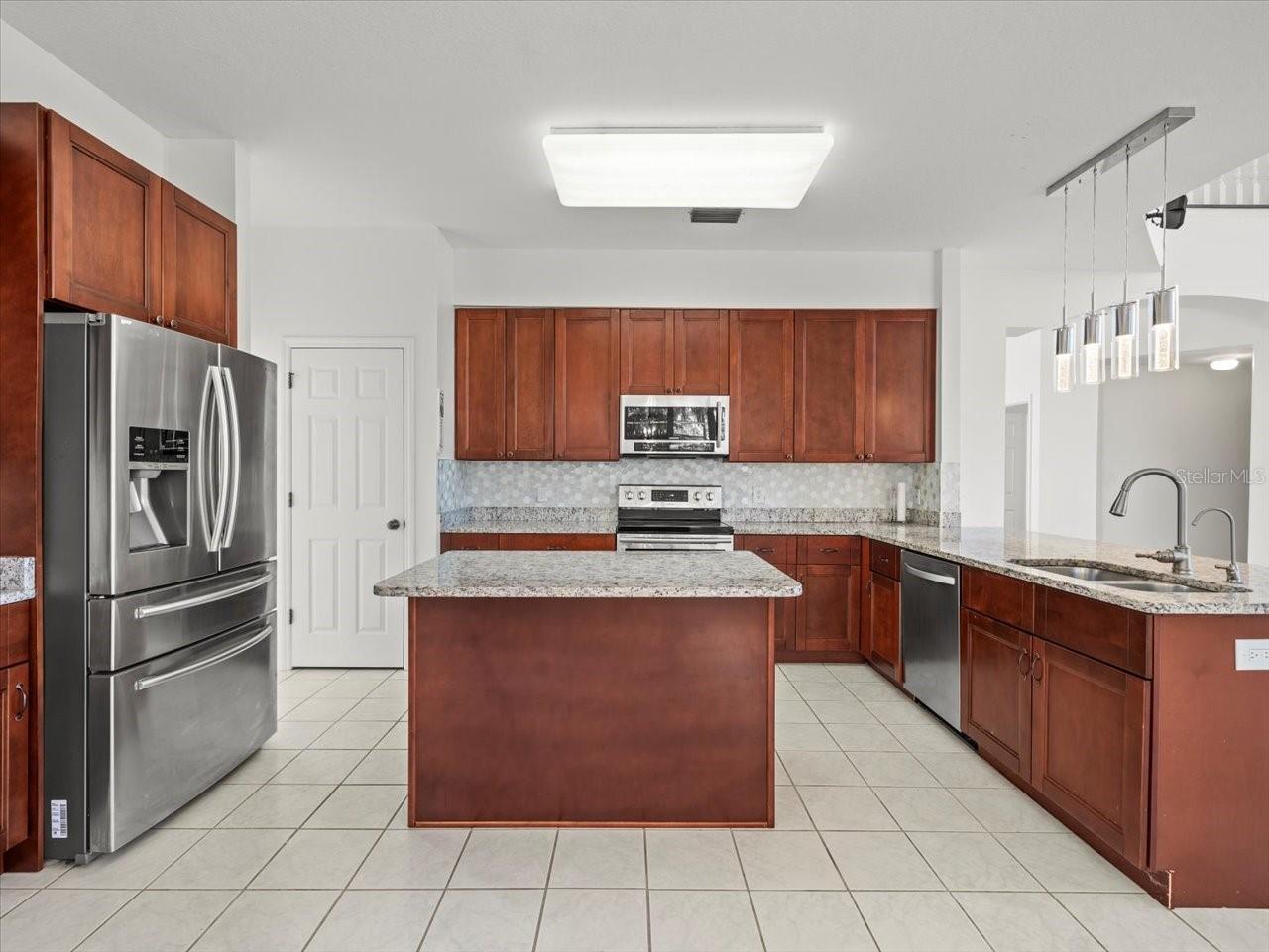 9701 HIDDEN COVE CT