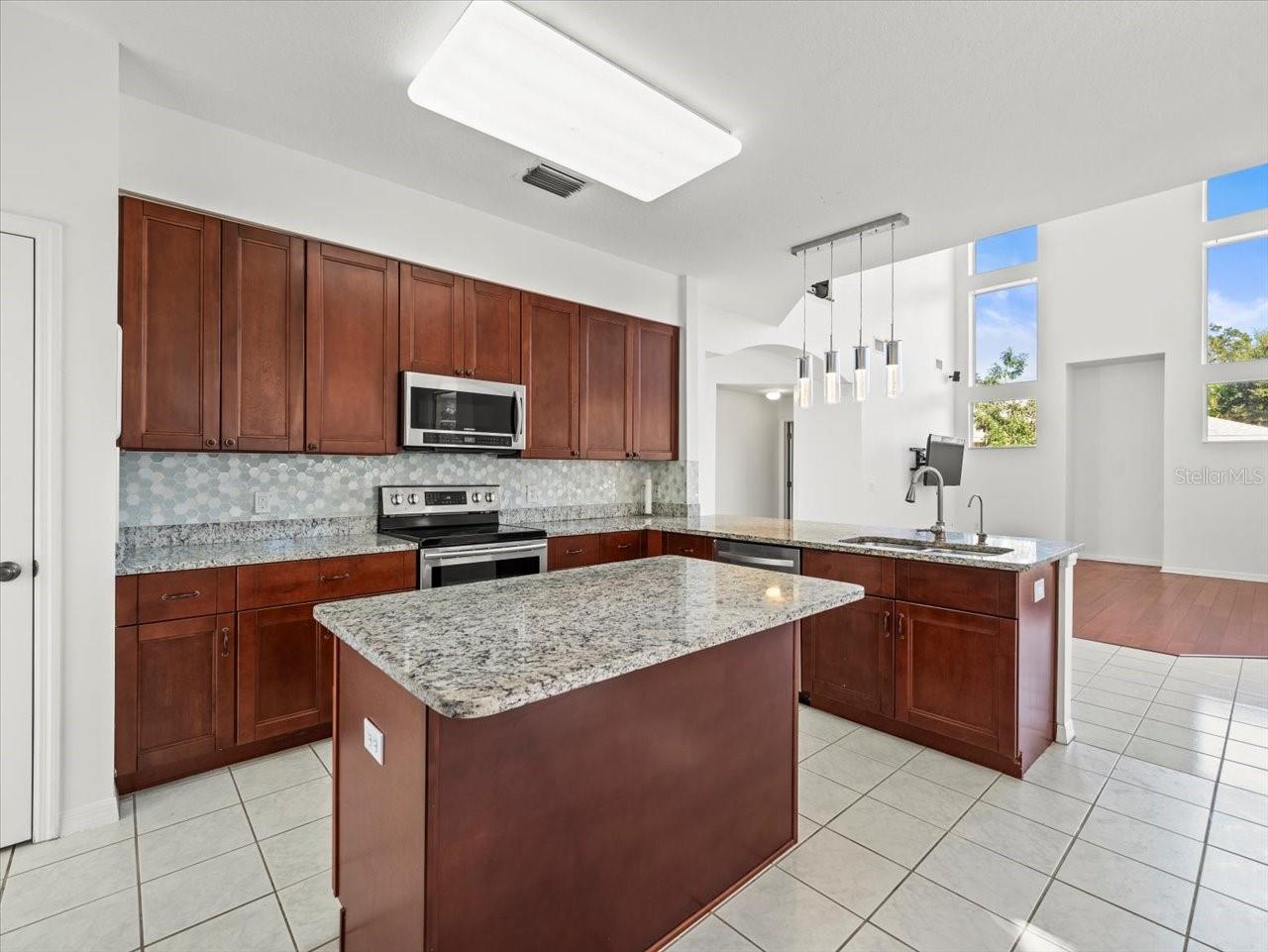 9701 HIDDEN COVE CT