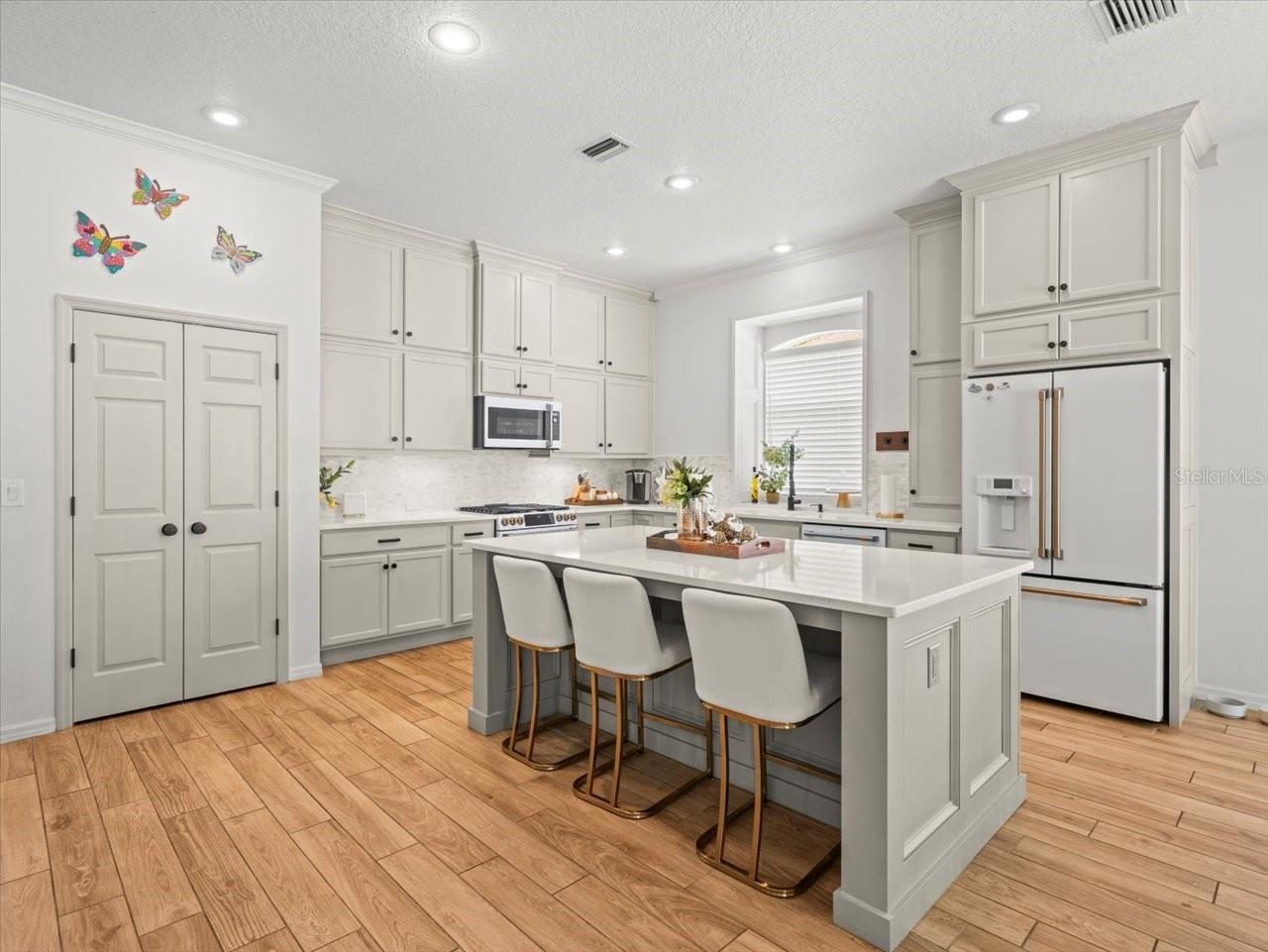 19808 SUNSPLASH LN