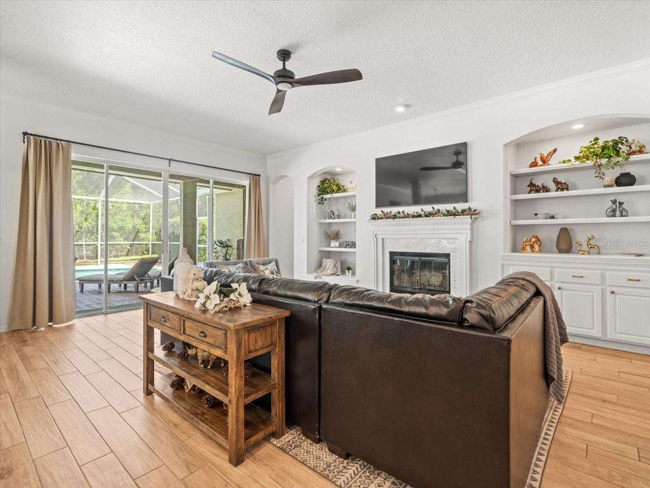 19808 SUNSPLASH LN