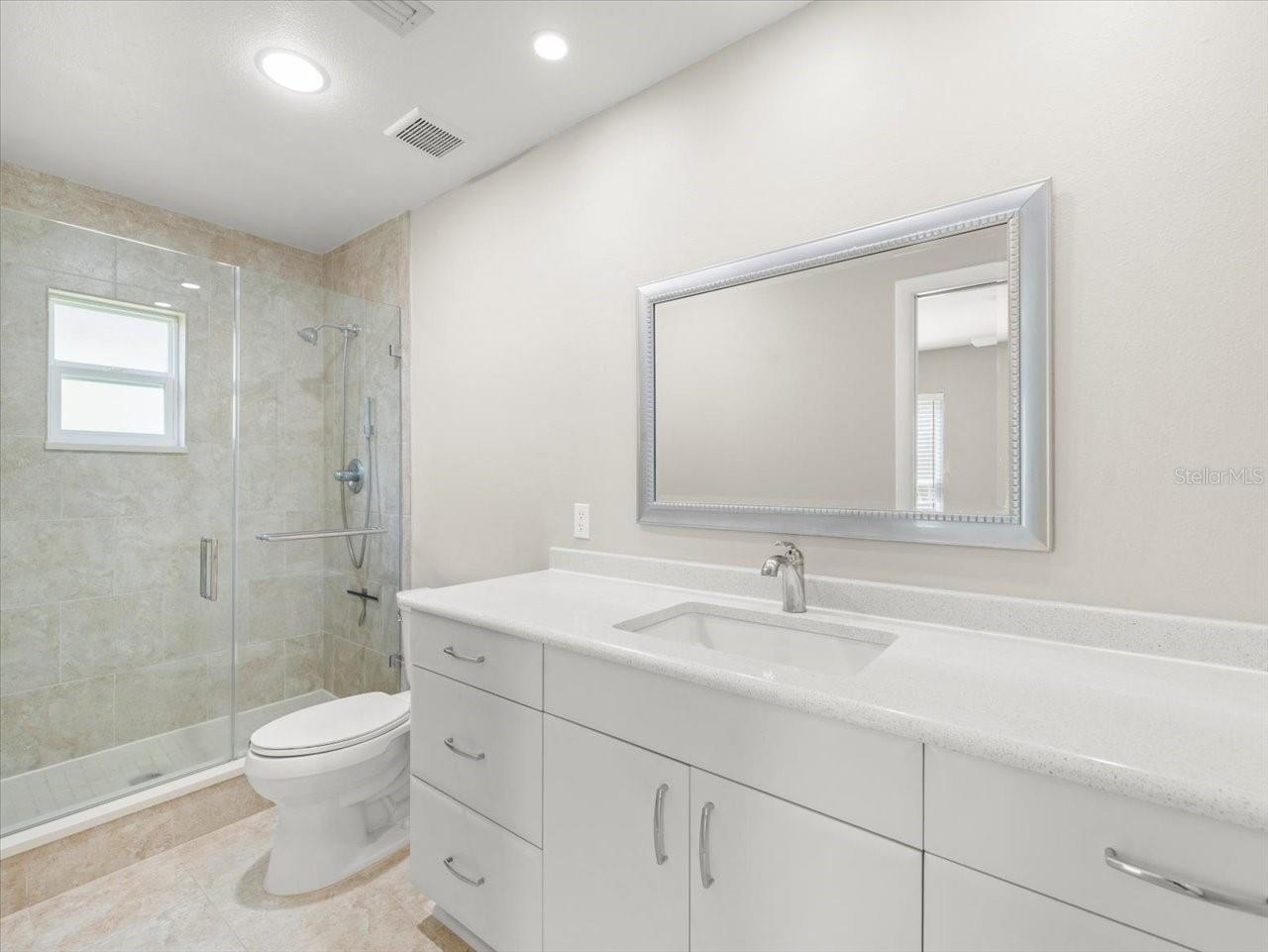 4016 WINDTREE DR