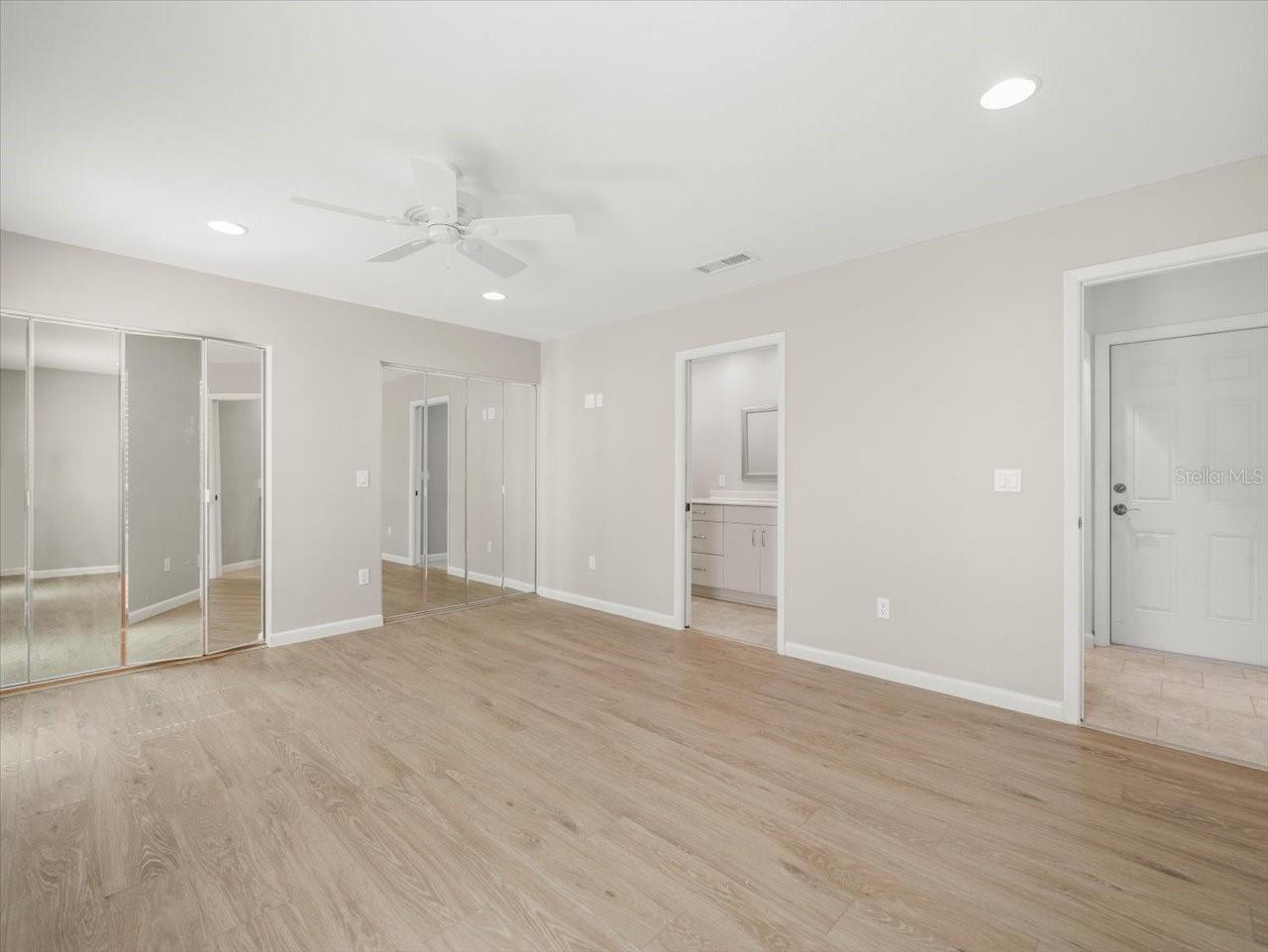 4016 WINDTREE DR