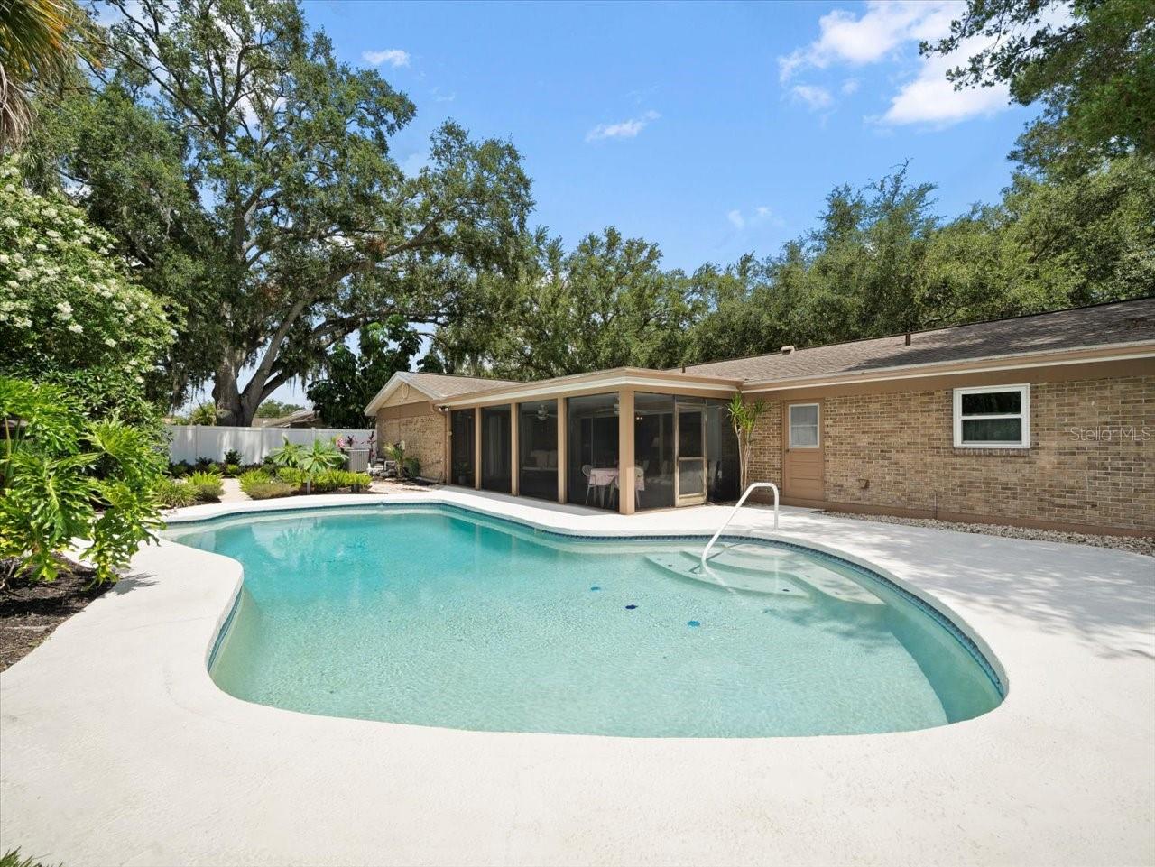 3325 SCHEFFLERA RD