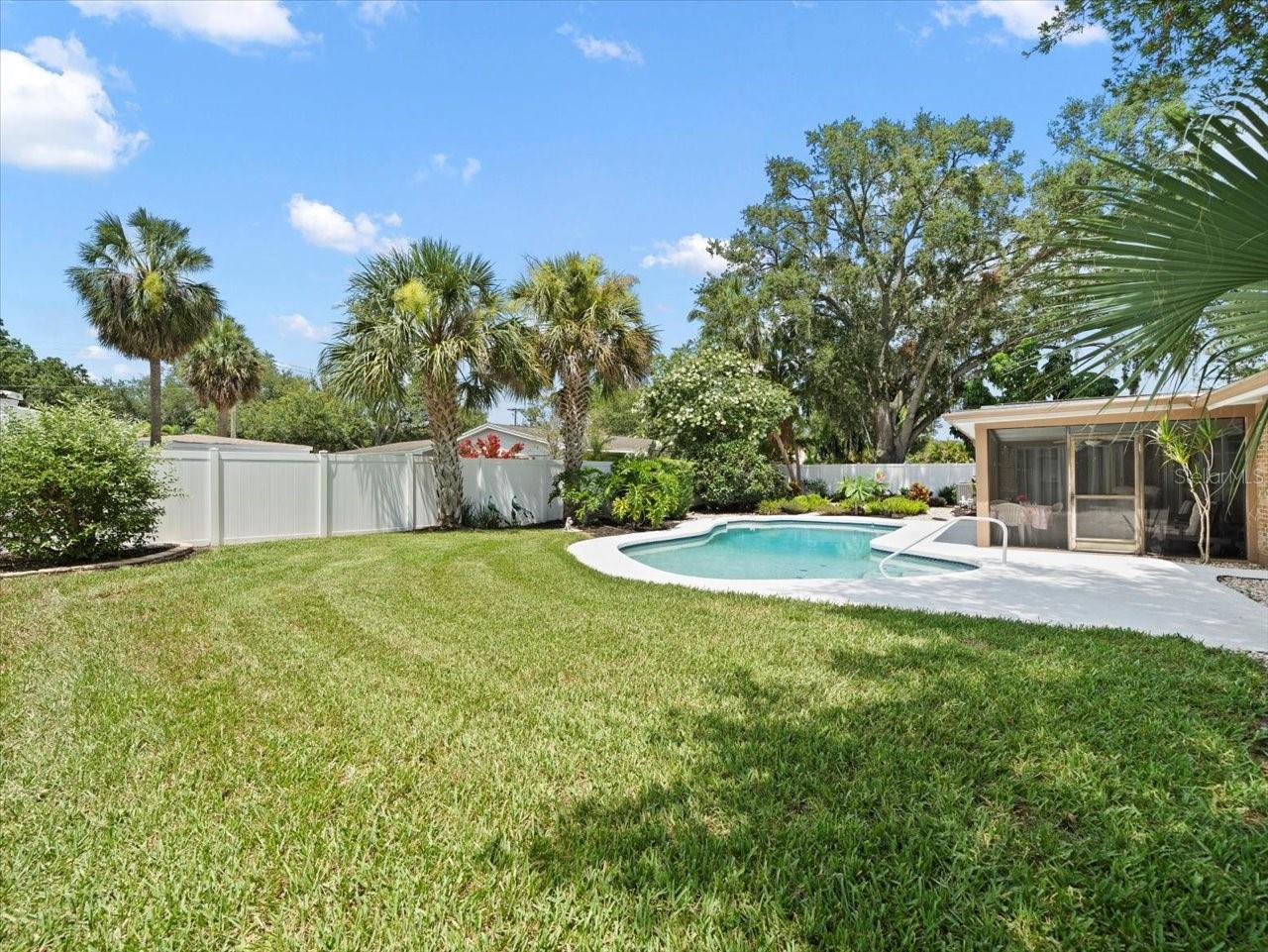 3325 SCHEFFLERA RD