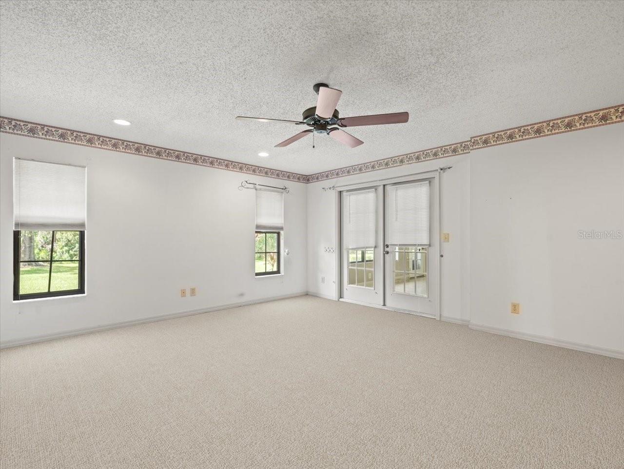 1015 HASTINGS CT