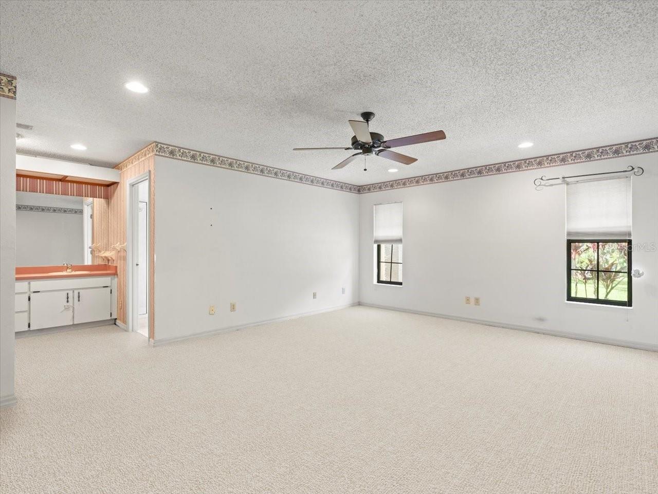 1015 HASTINGS CT