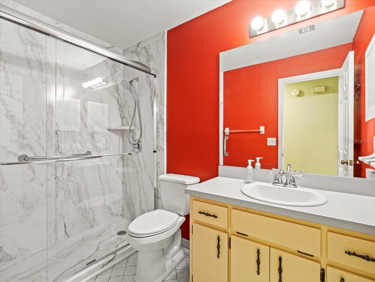 1015 HASTINGS CT