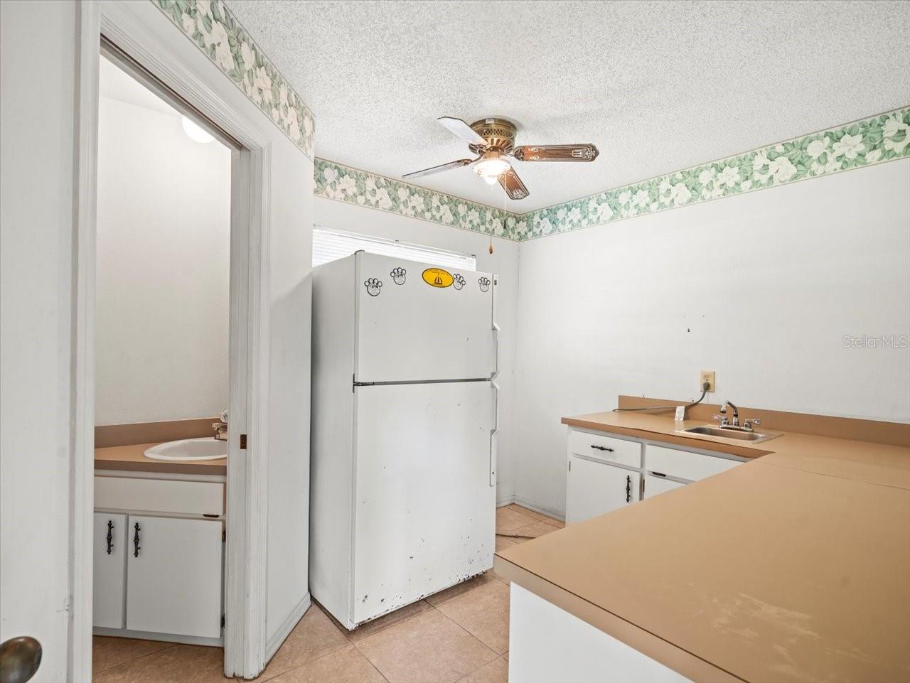1015 HASTINGS CT