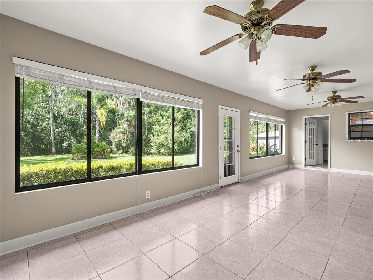 1015 HASTINGS CT