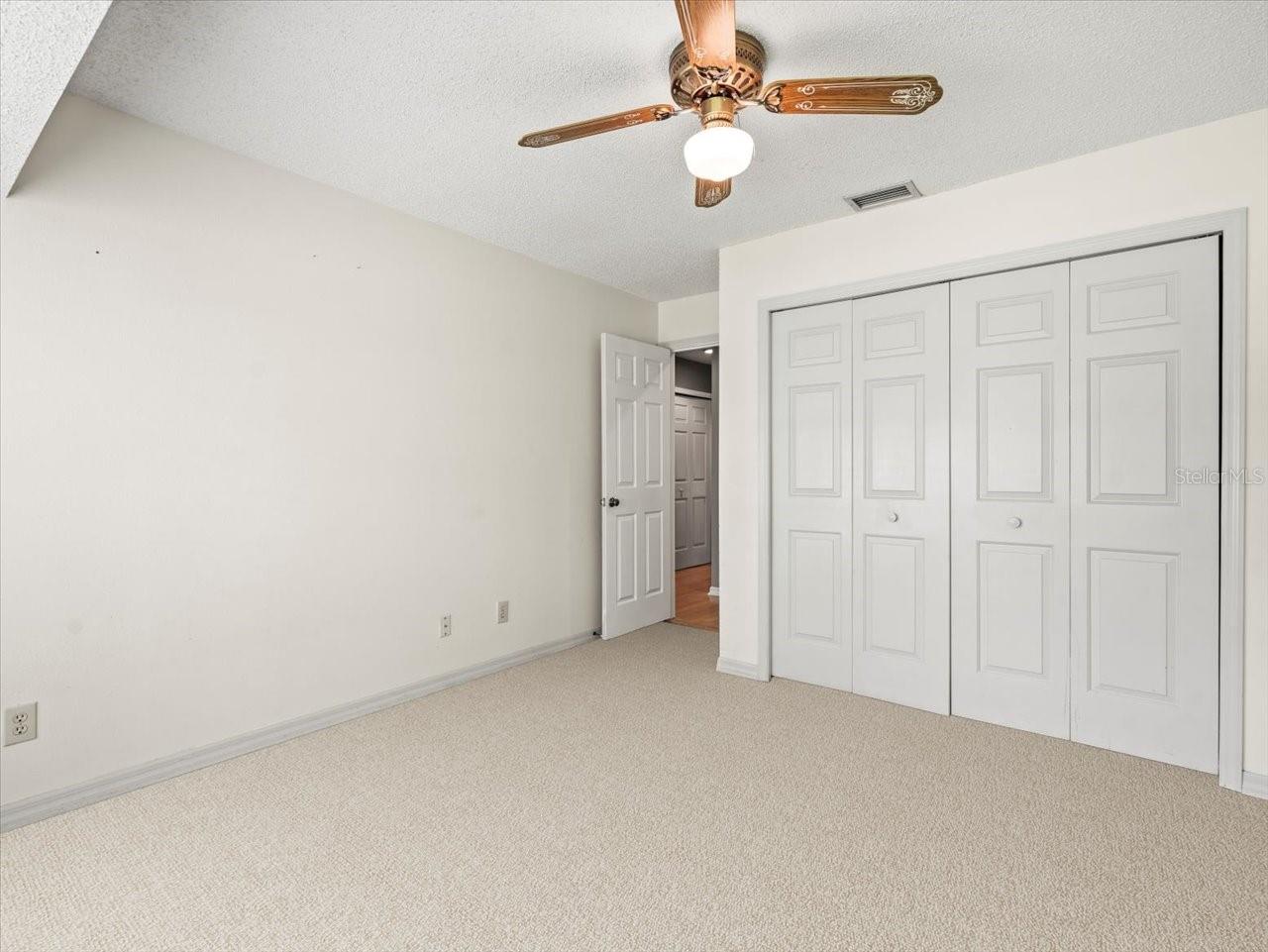 1015 HASTINGS CT