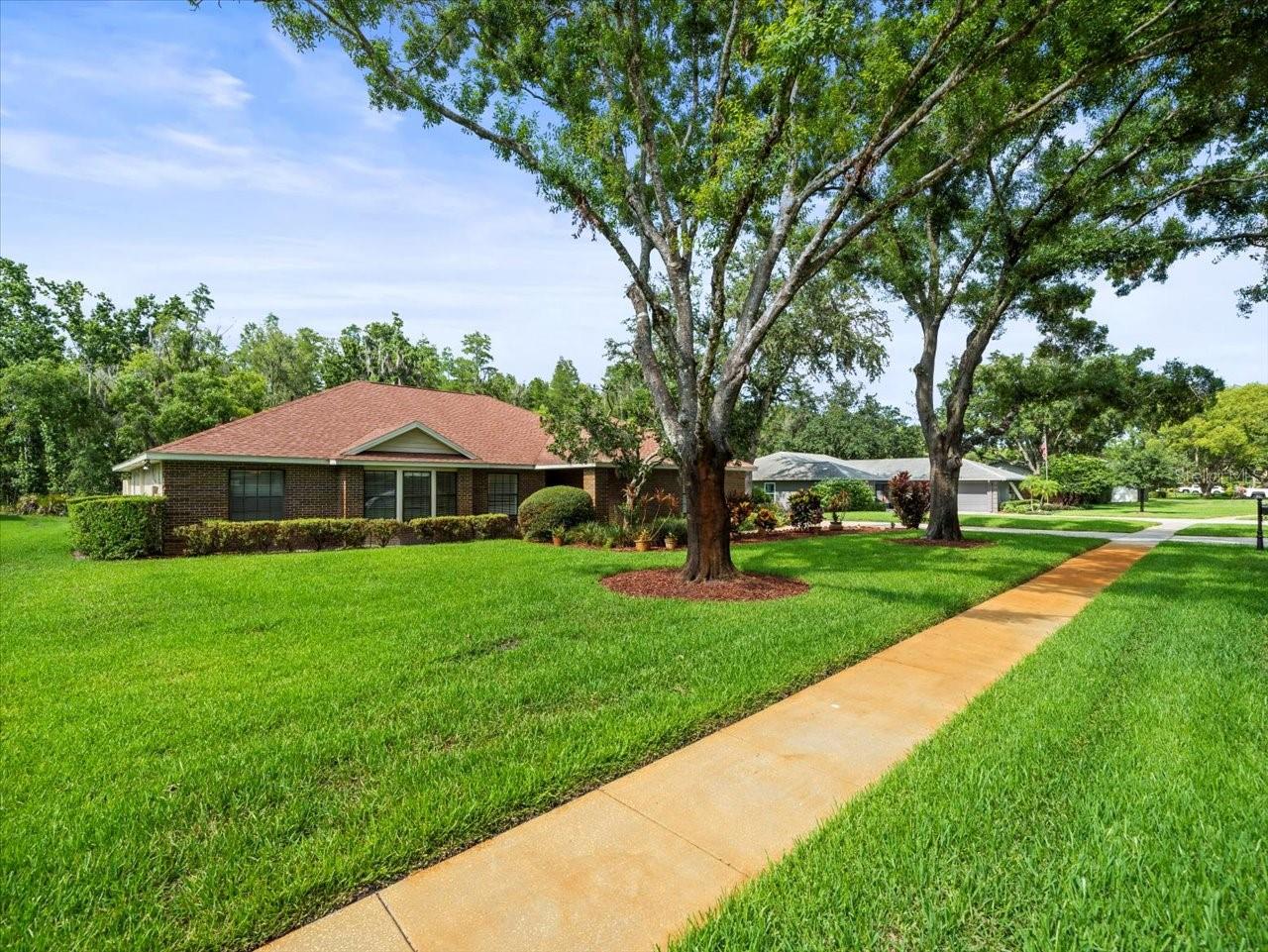 1015 HASTINGS CT