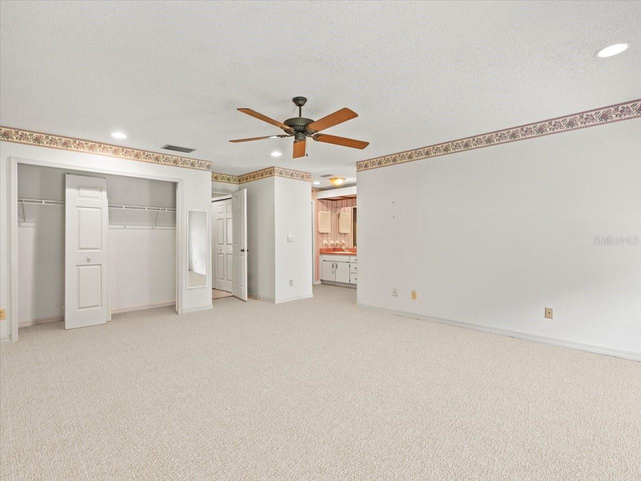 1015 HASTINGS CT