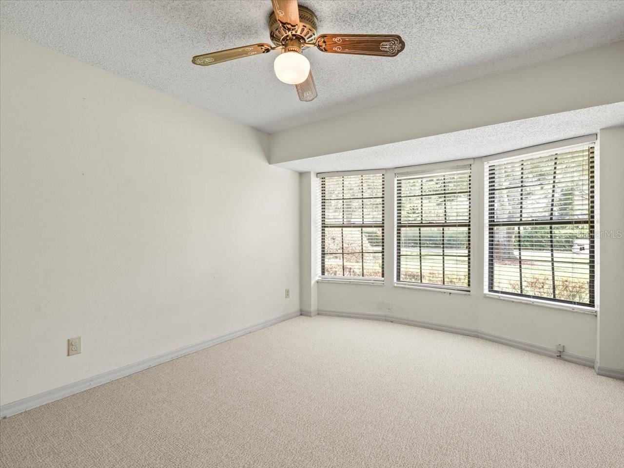 1015 HASTINGS CT