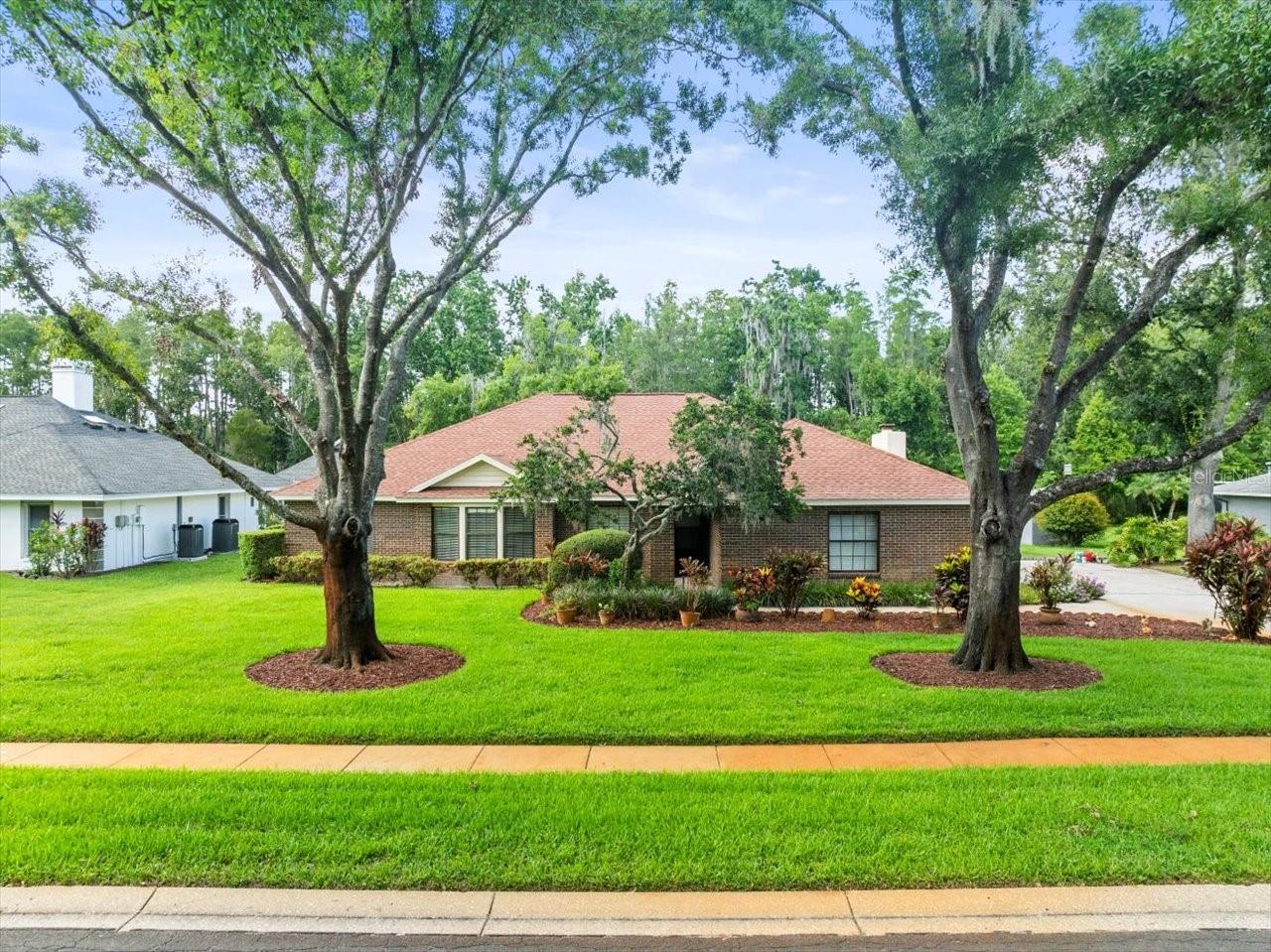1015 HASTINGS CT