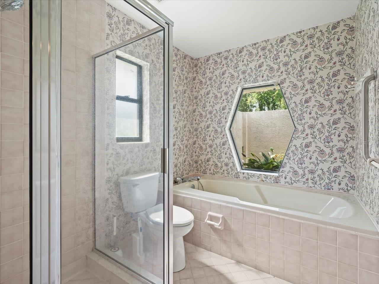 1015 HASTINGS CT