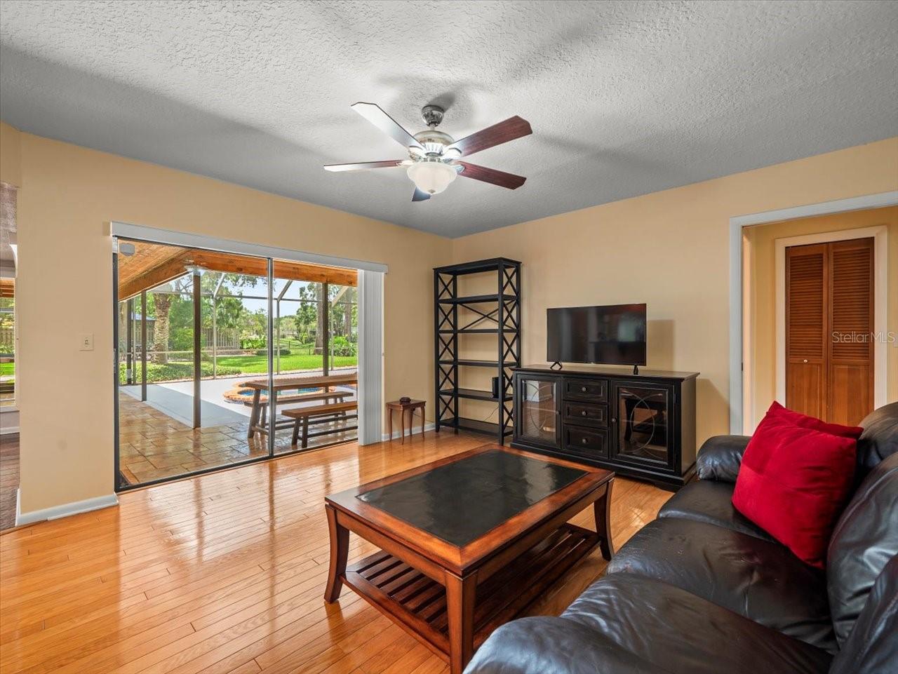 4118 CARROLLWOOD VILLAGE DR